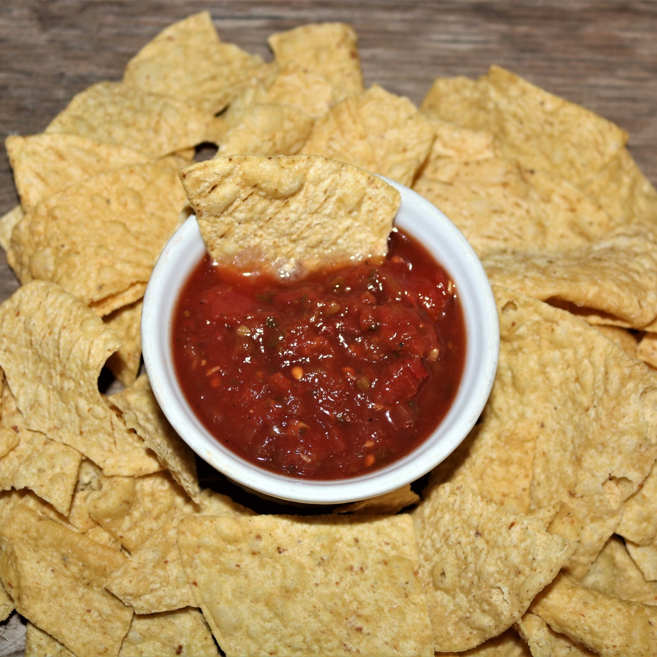 fresh-salsa-and-chips-resized.jpg