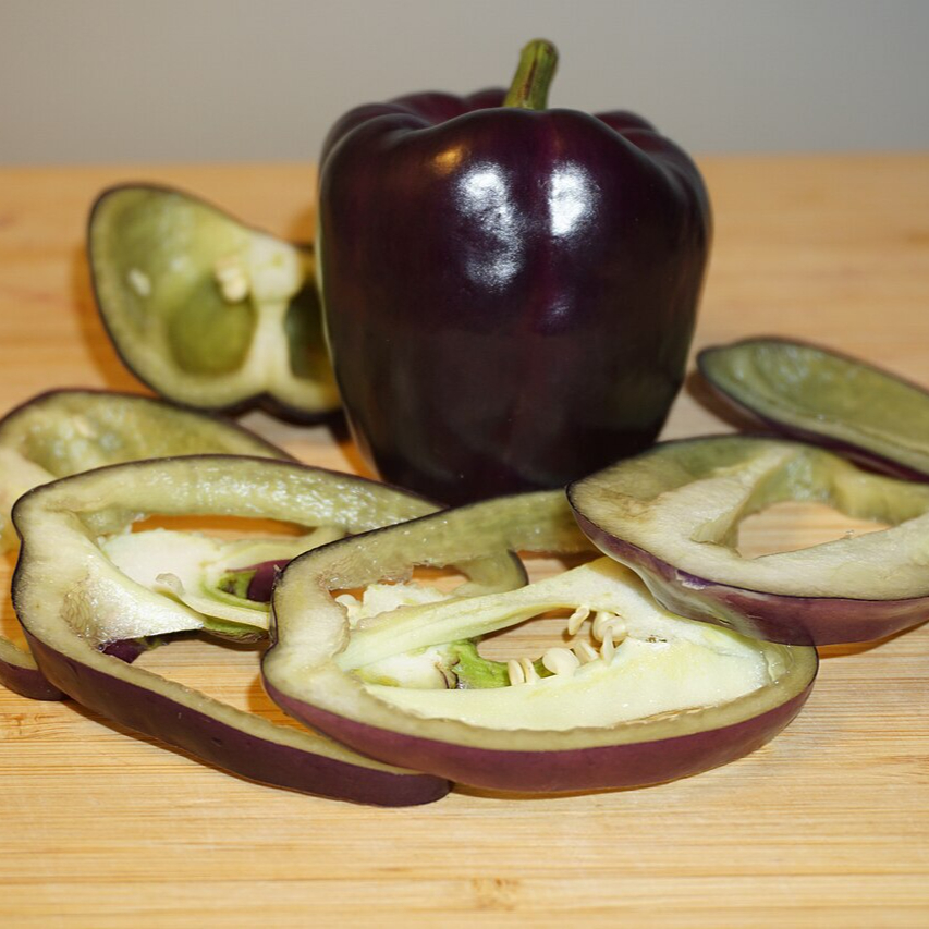 Purple_Passion_Purple_Bell_Pepper_Exposed_by_Raju_C_Reddy-resized.jpg